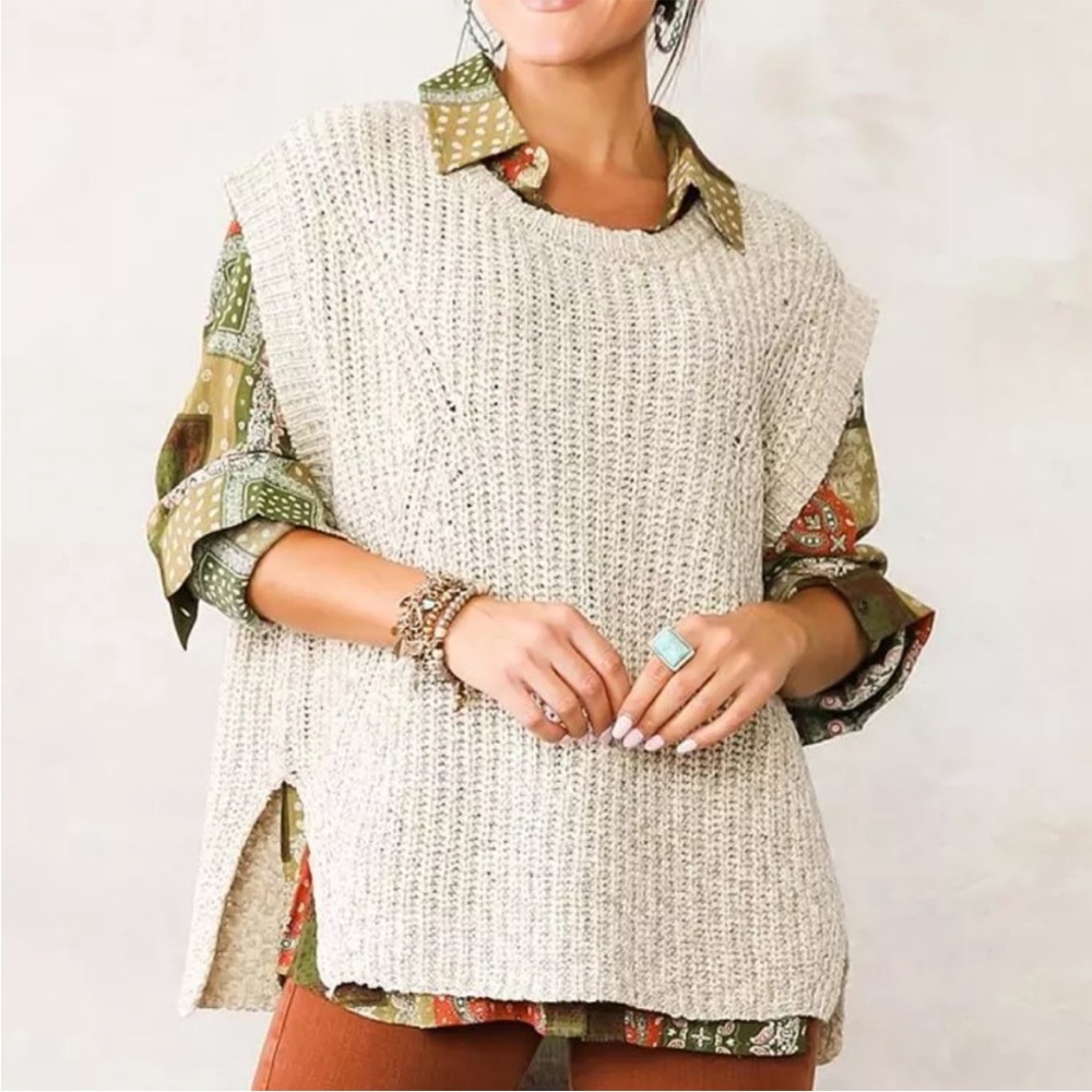Oversized sweater vest Beige Knit Oatmeal color size Medium
